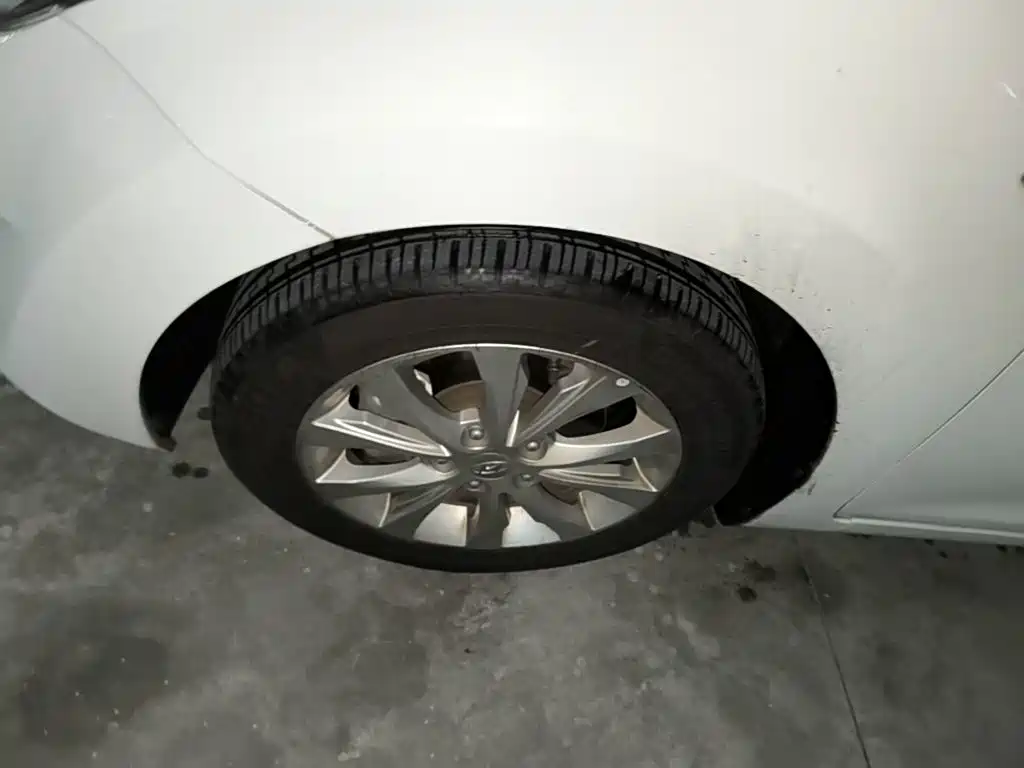 Hyundai Elantra Langdong — миниатюра 23