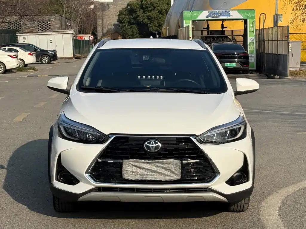 Toyota Yaris L — миниатюра 2