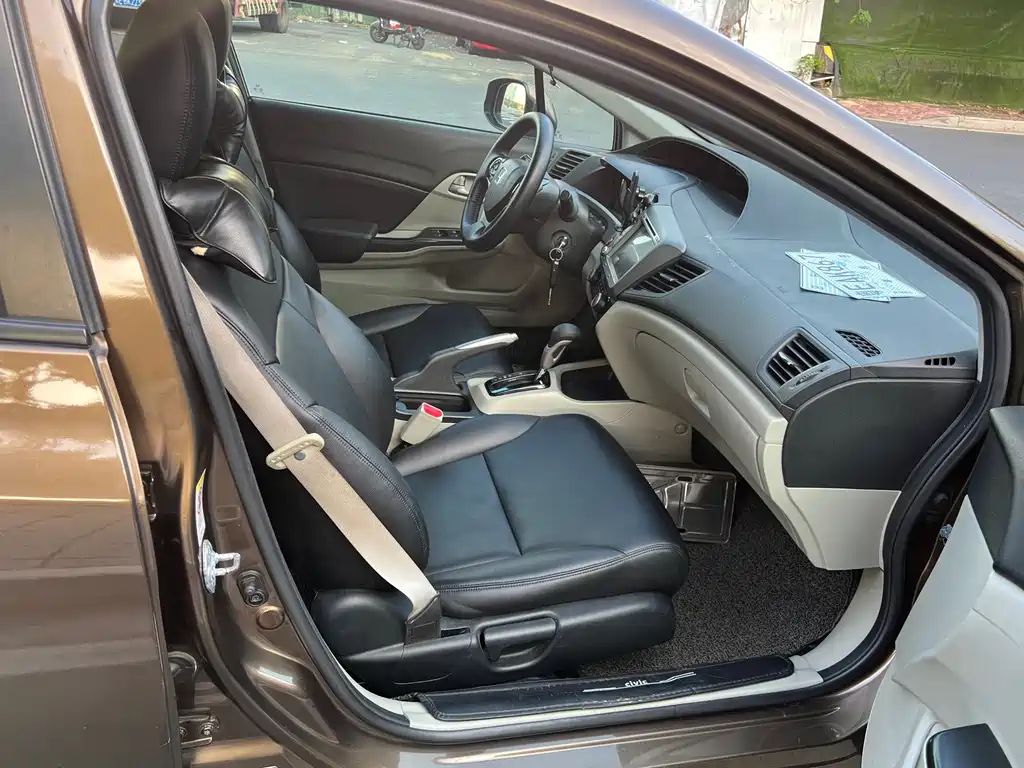 Honda Civic — миниатюра 10