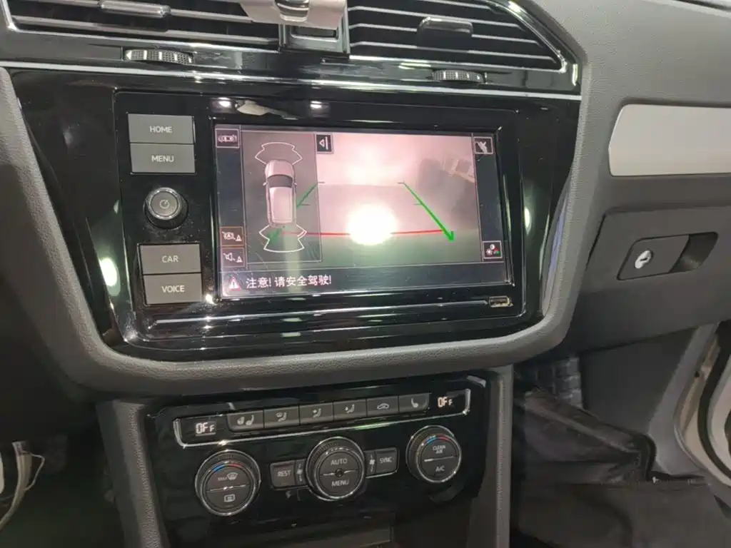 Volkswagen Tiguan L — миниатюра 13