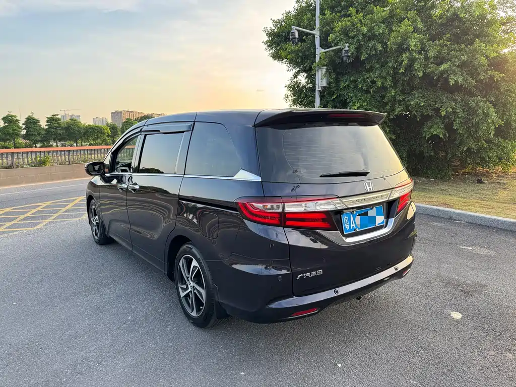 Honda Odyssey 2015 2.4L Luxury