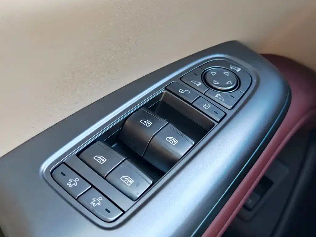 BYD Seal — миниатюра 21