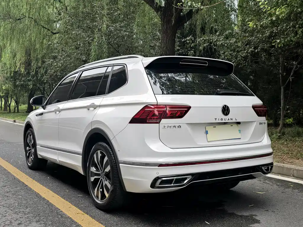 Volkswagen Tiguan L L 2022 330TSI AT R-Line