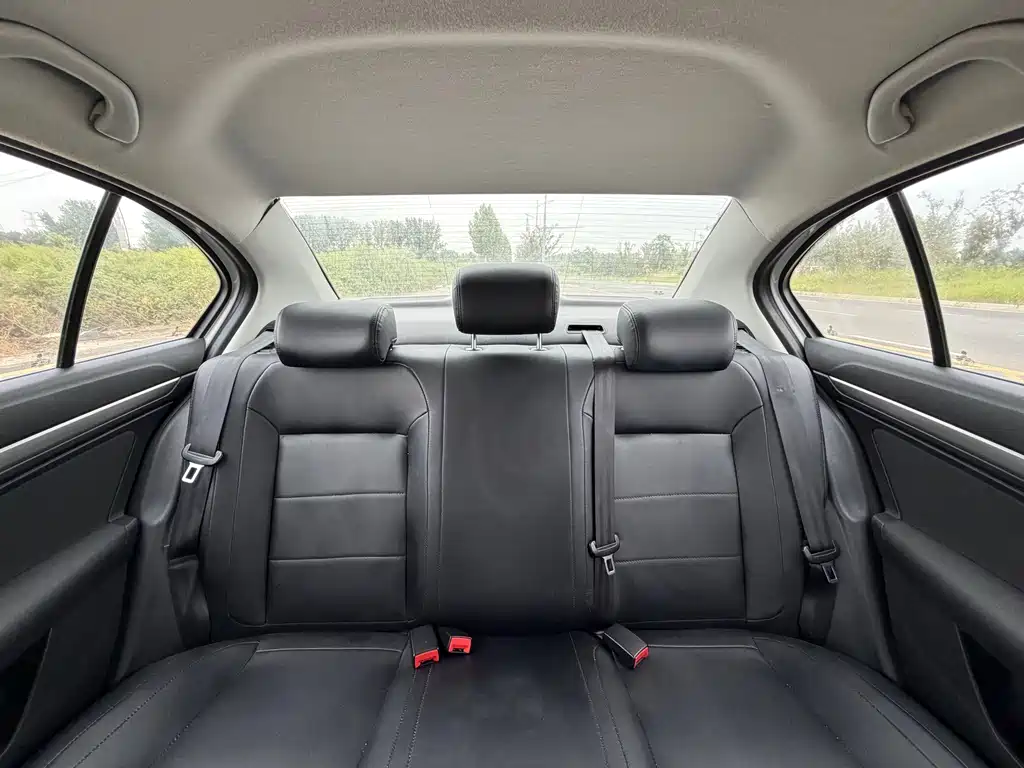 Volkswagen Lavida — миниатюра 21