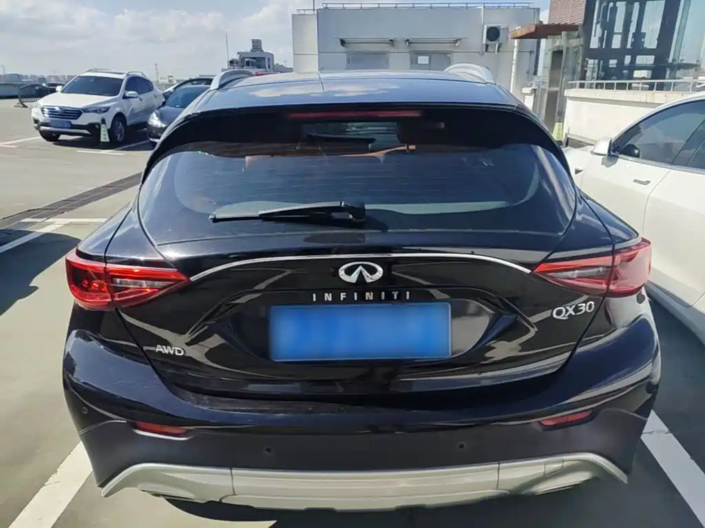 Infiniti QX30 — миниатюра 6