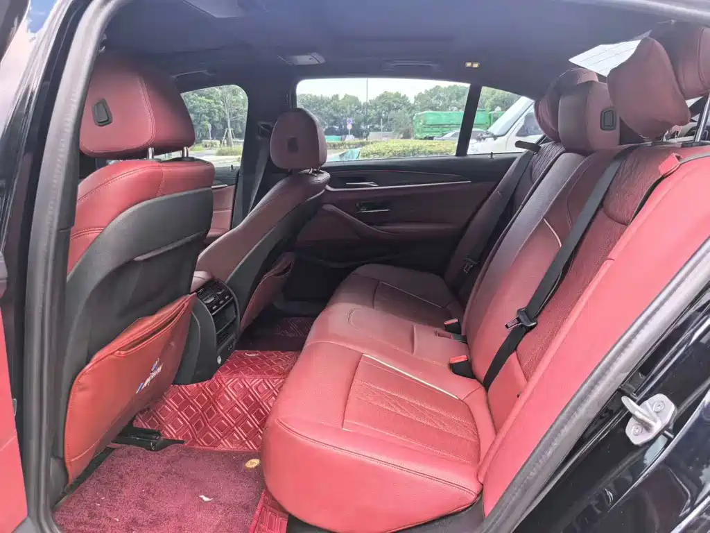 BMW 5 Series — миниатюра 5