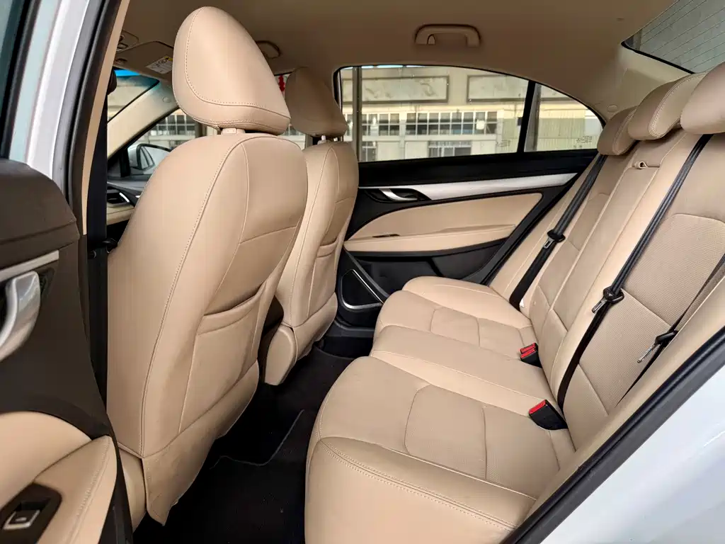 Geely Emgrand — миниатюра 3