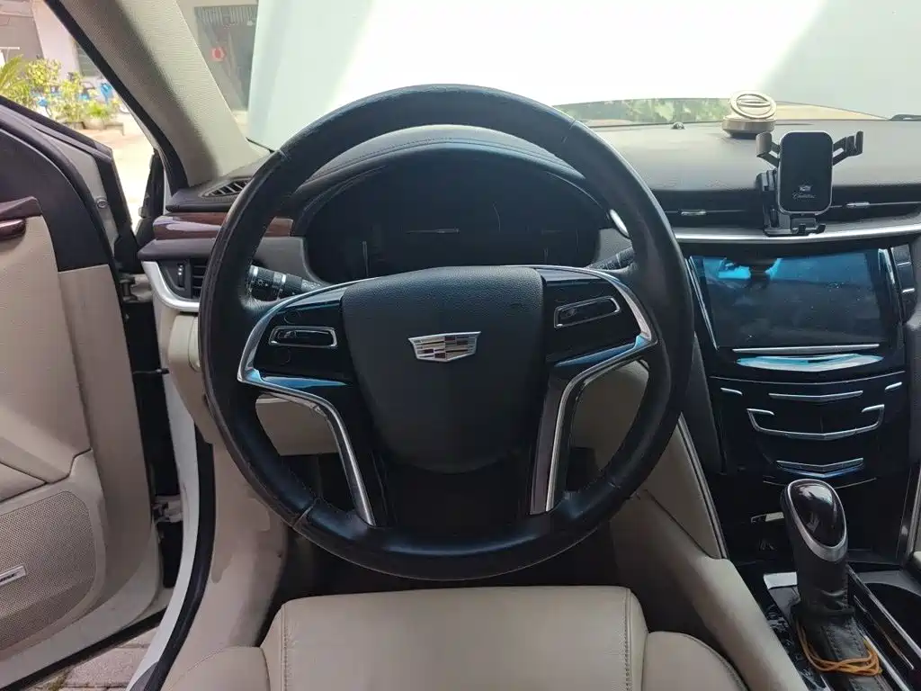 Cadillac XTS — миниатюра 3