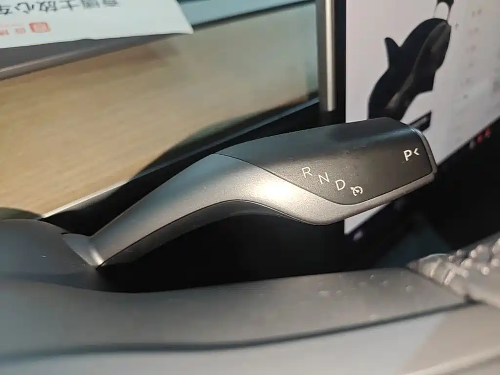 Tesla Model 3 — миниатюра 14