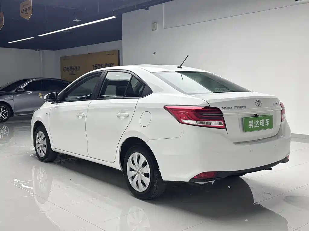 TOYOTA YARIS L TO ENJOY