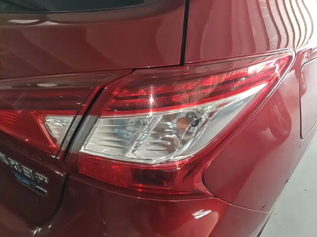 Nissan Tiida — миниатюра 8