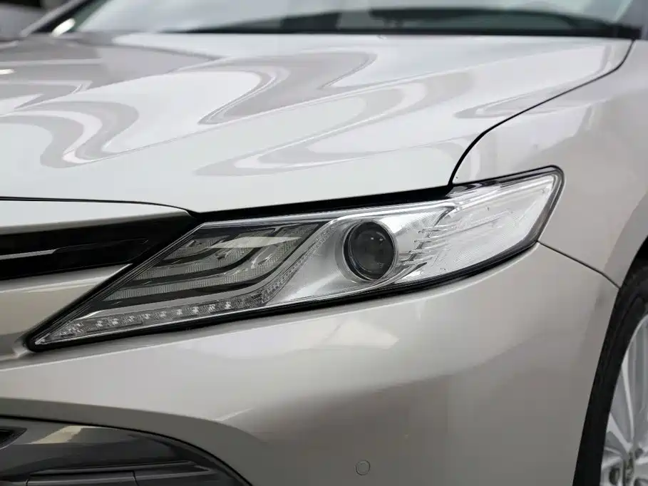 Toyota Camry — миниатюра 5