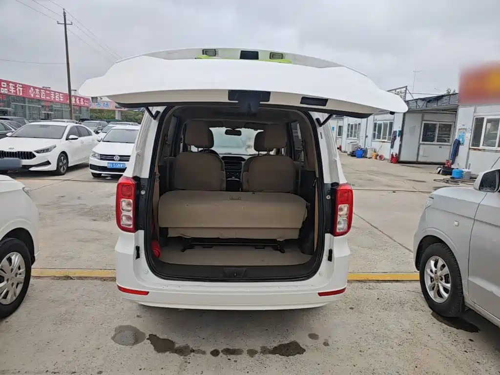 Wuling Hongguang — миниатюра 19