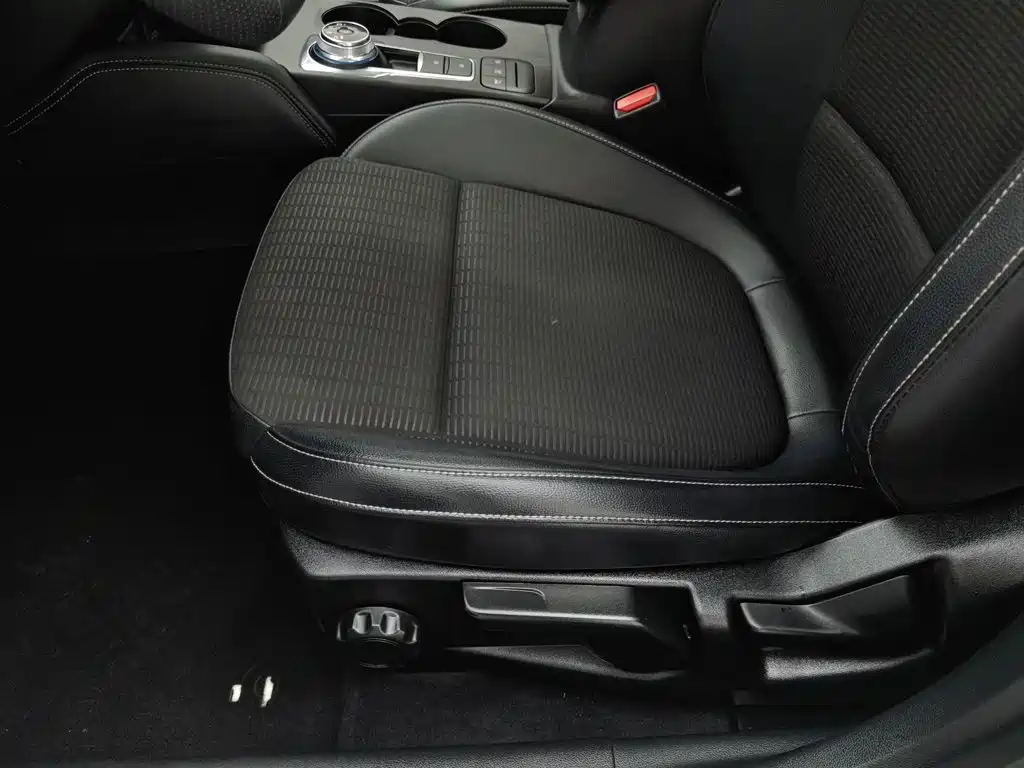 Ford Focus — миниатюра 20