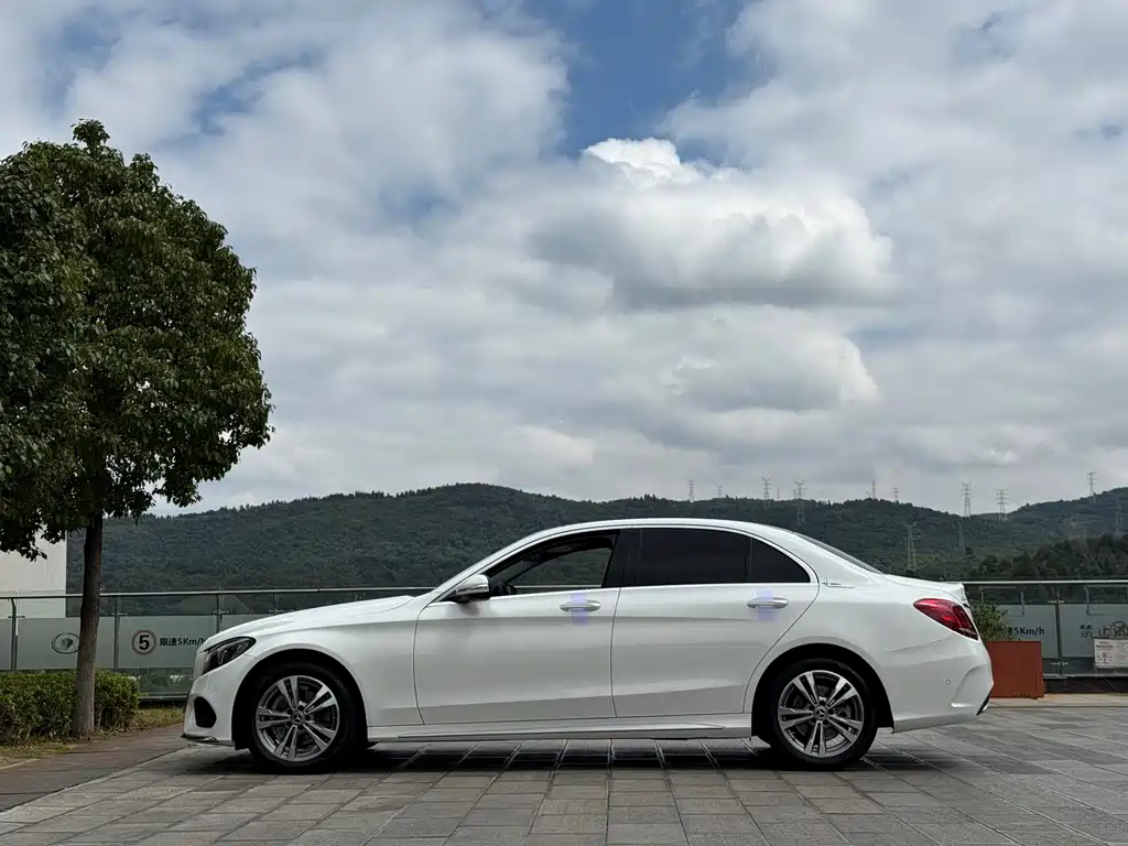 Mercedes-Benz C-Class — миниатюра 10