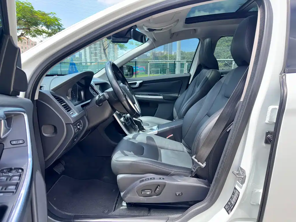 Volvo XC60 (Import) — миниатюра 8