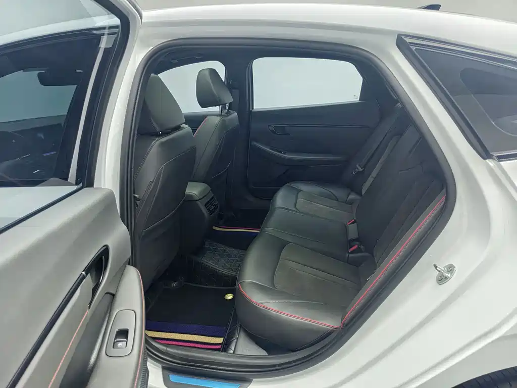 Hyundai Sonata — миниатюра 8