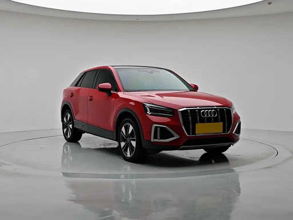 Audi Q2L 2022 — фото 2