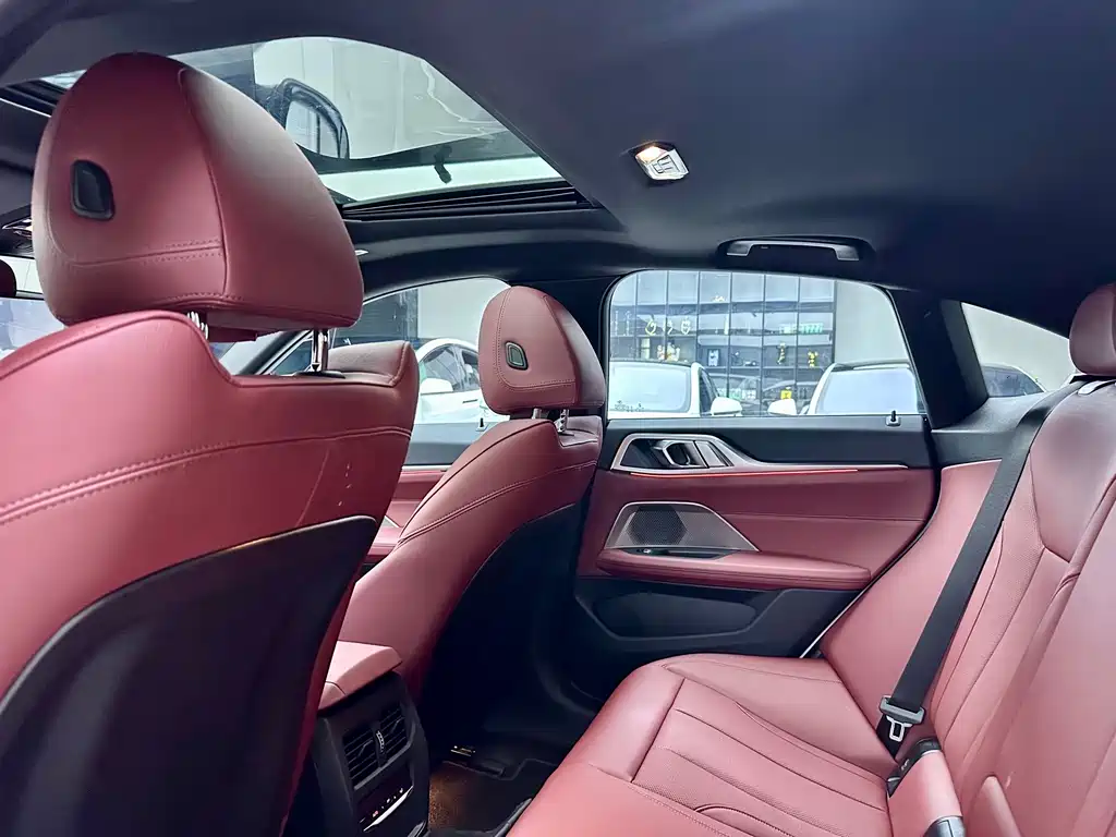 BMW i4 — миниатюра 12