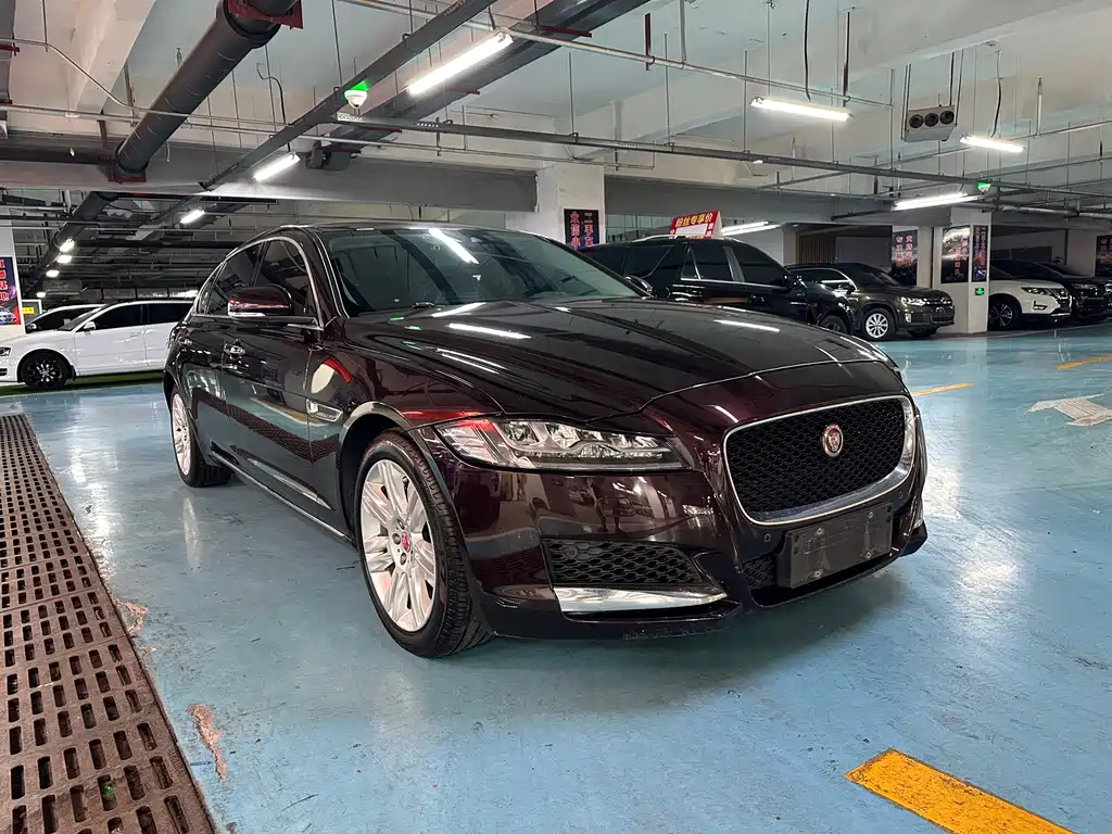 Jaguar XFL — миниатюра 3
