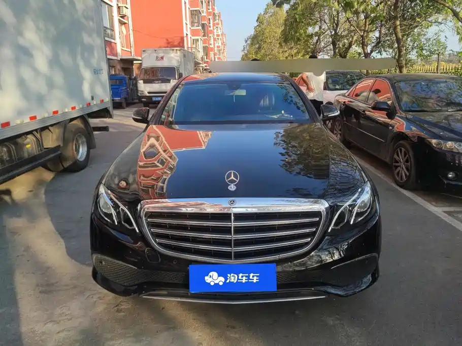 Mercedes-Benz E-Class — миниатюра 2