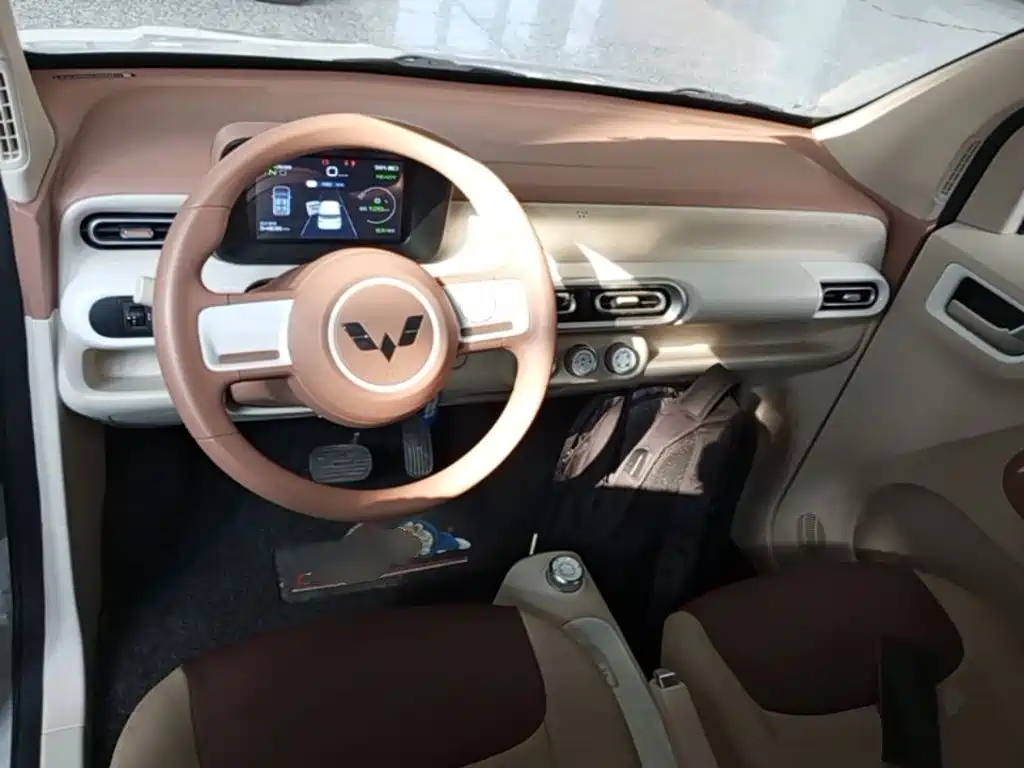 Wuling MINIEV — миниатюра 10