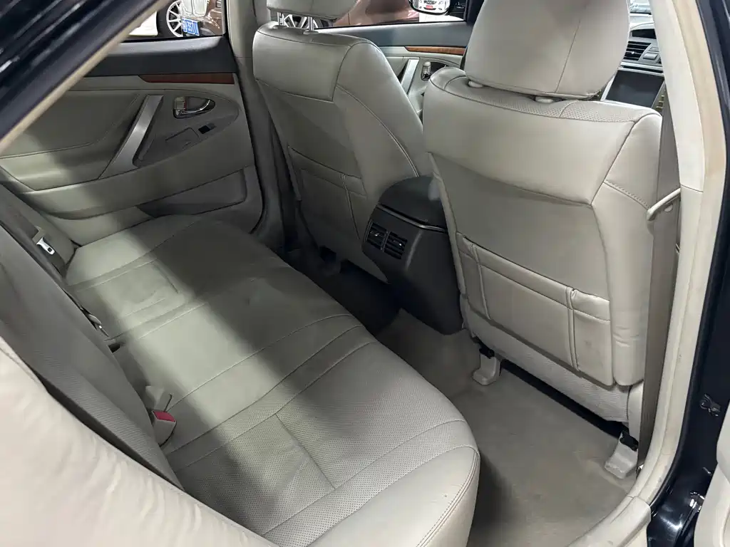 Toyota Camry — миниатюра 6