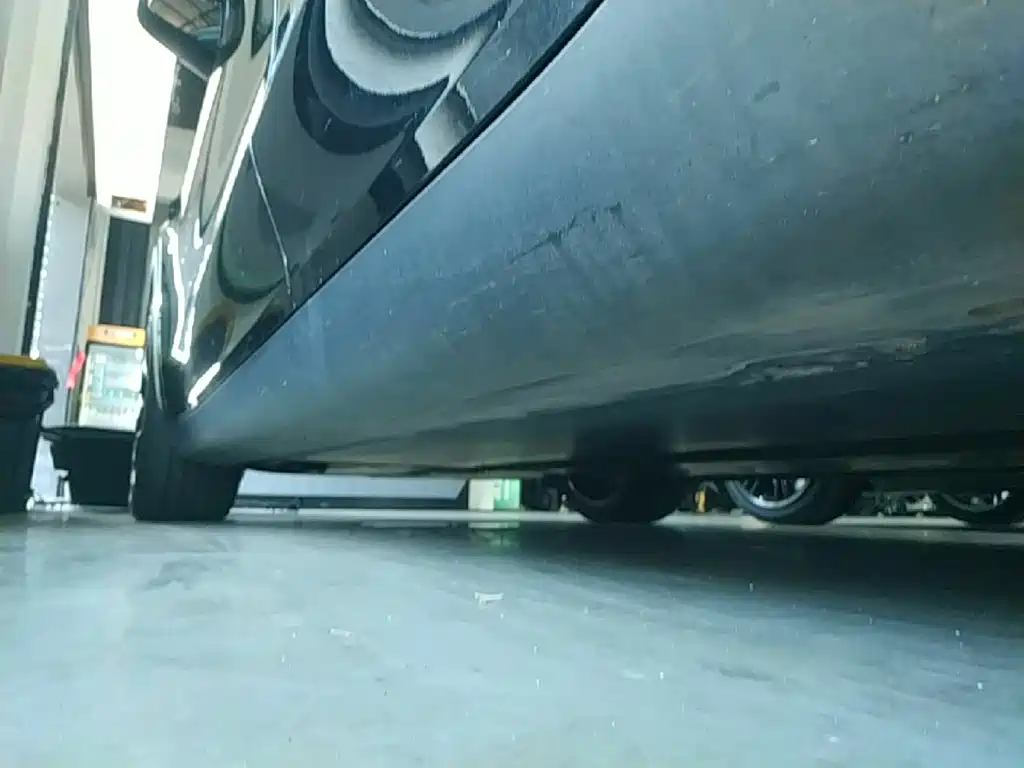 Tesla Model Y — миниатюра 22