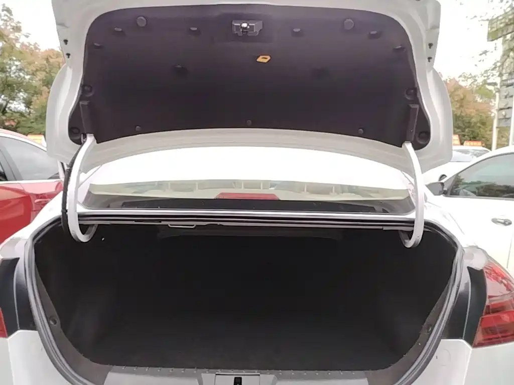 Geely Emgrand — миниатюра 19