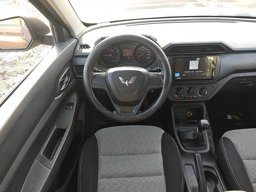 Wuling Hongguang — миниатюра 11