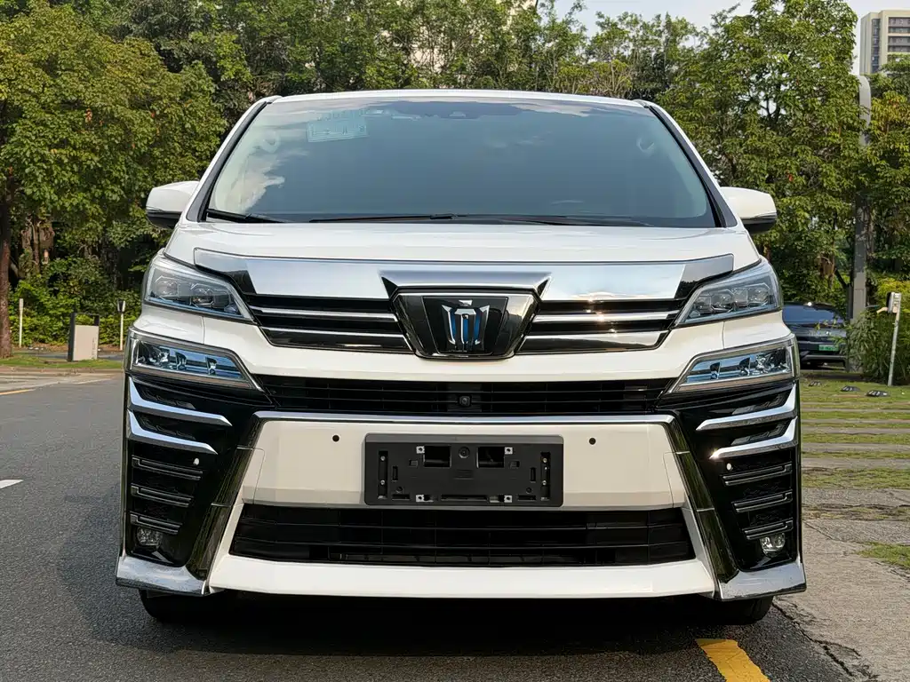 Toyota Vellfire — миниатюра 2