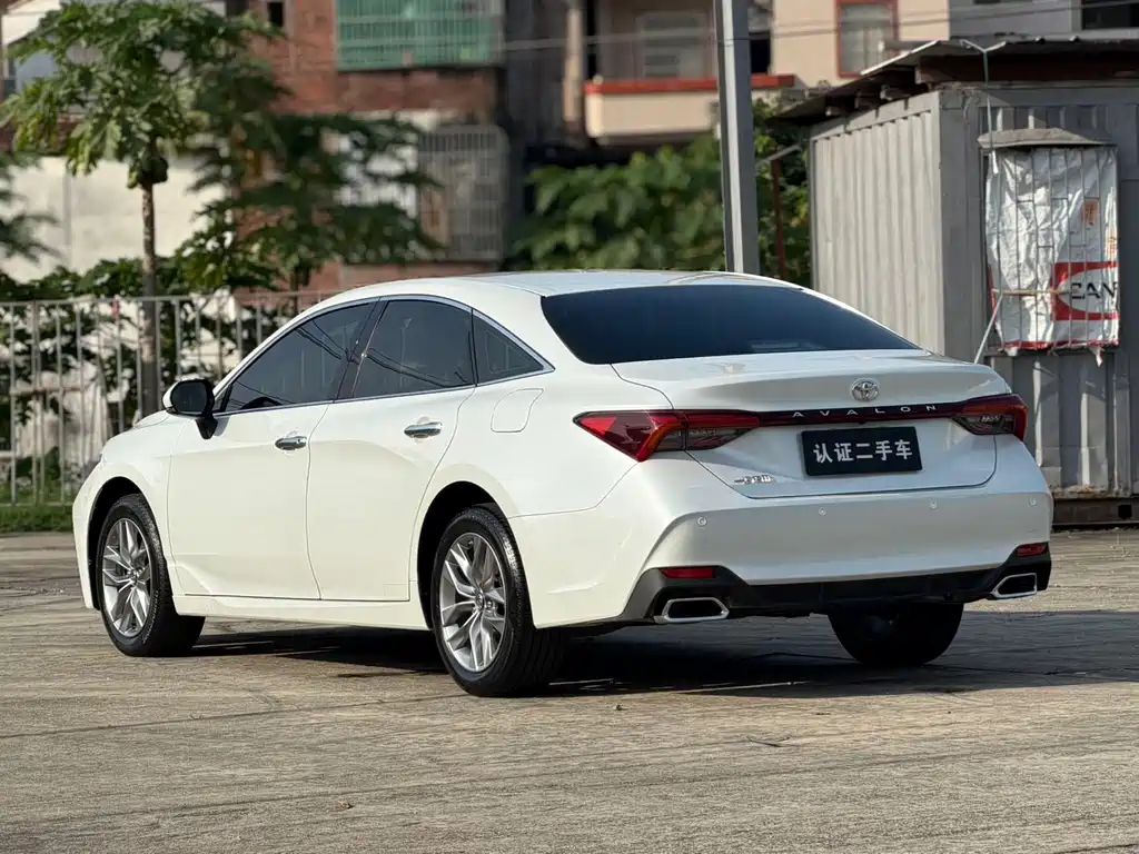 Toyota Avalon — миниатюра 18