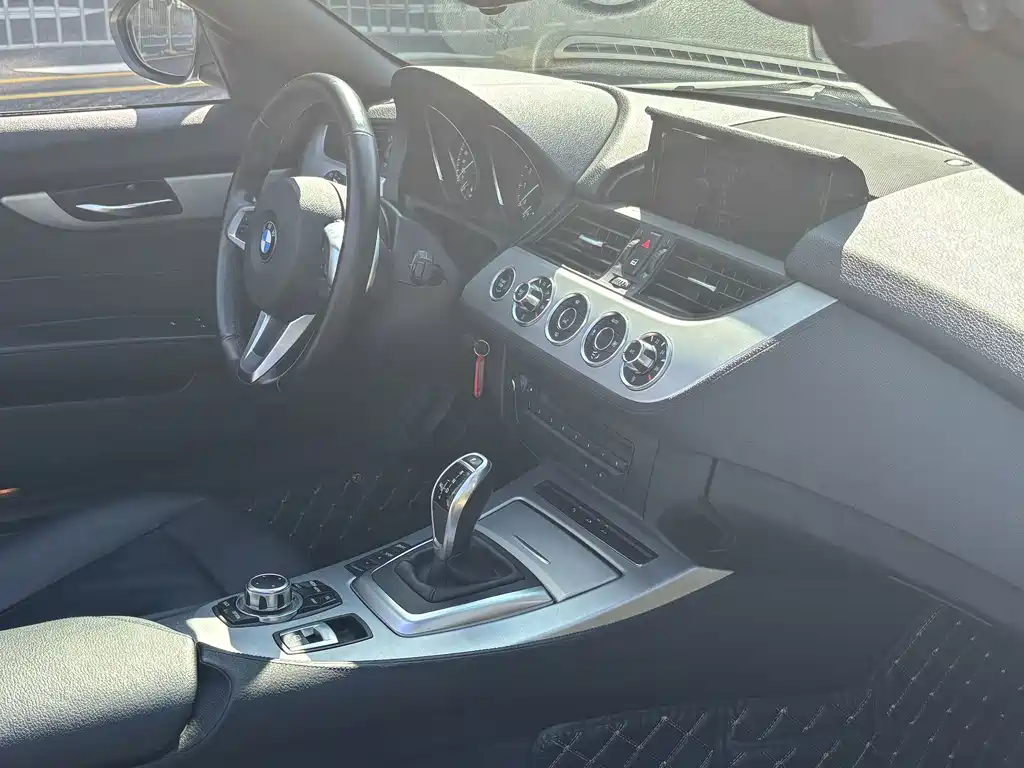 BMW Z4 — миниатюра 6