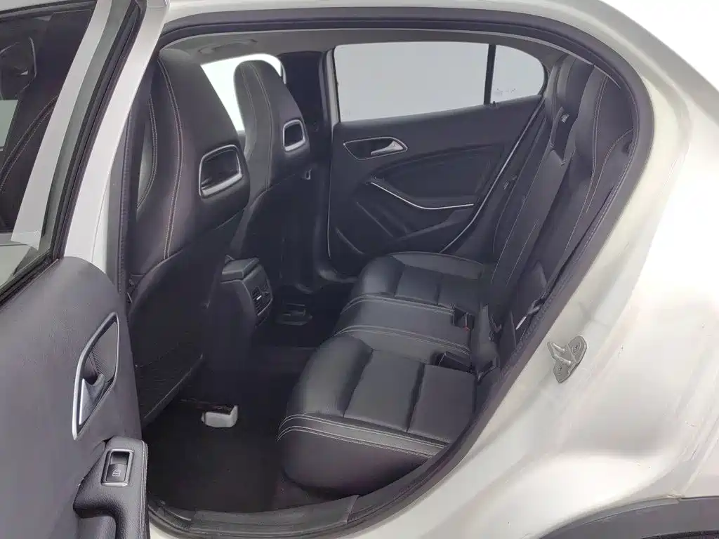 Mercedes-Benz GLA — миниатюра 15