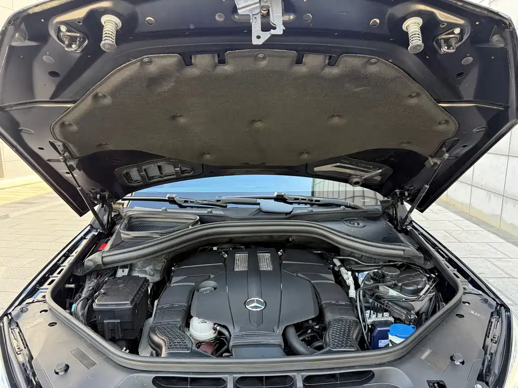 Mercedes-Benz GLE (Import) — миниатюра 11