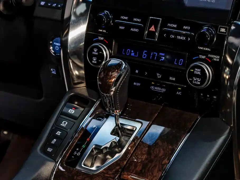 Toyota Vellfire — миниатюра 35
