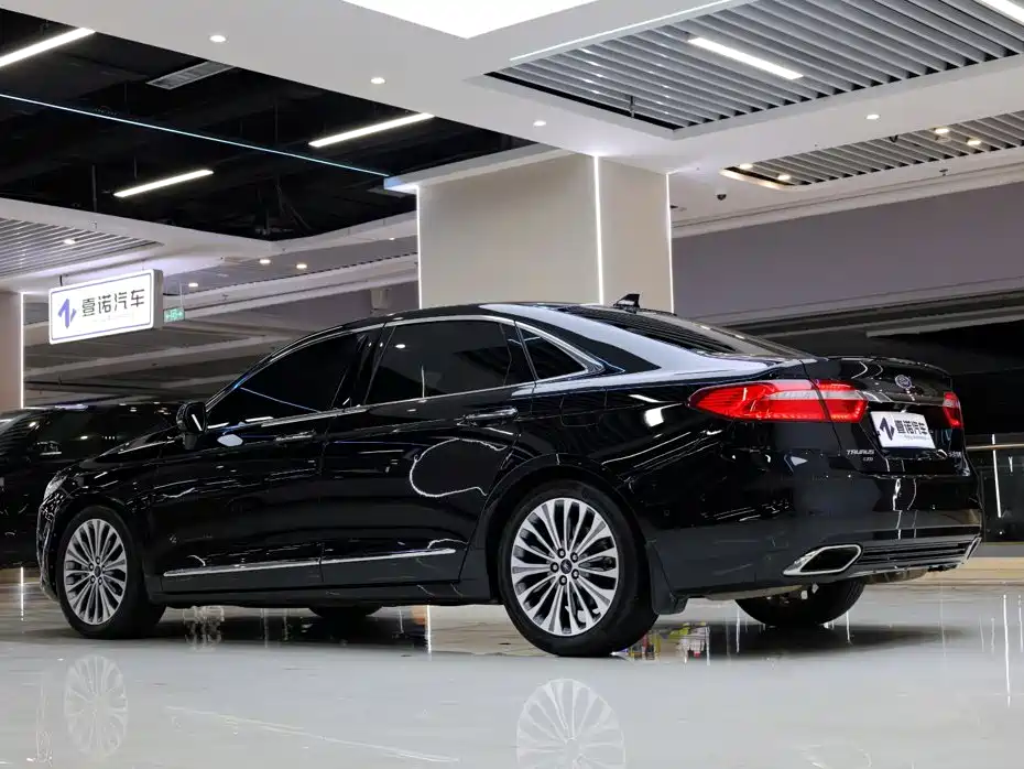 Ford Taurus — миниатюра 5