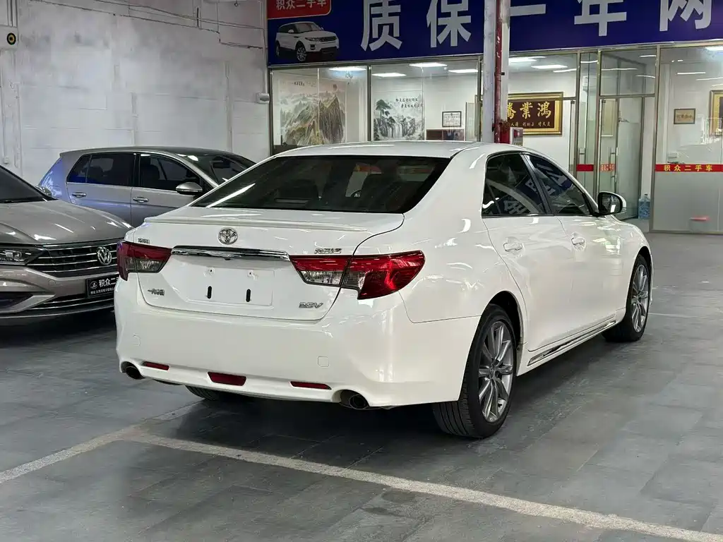 Toyota Reiz — миниатюра 9