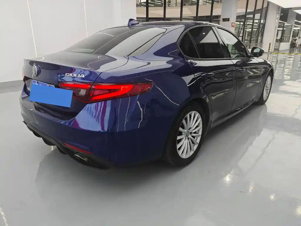 Alfa Romeo Giulia — миниатюра 5