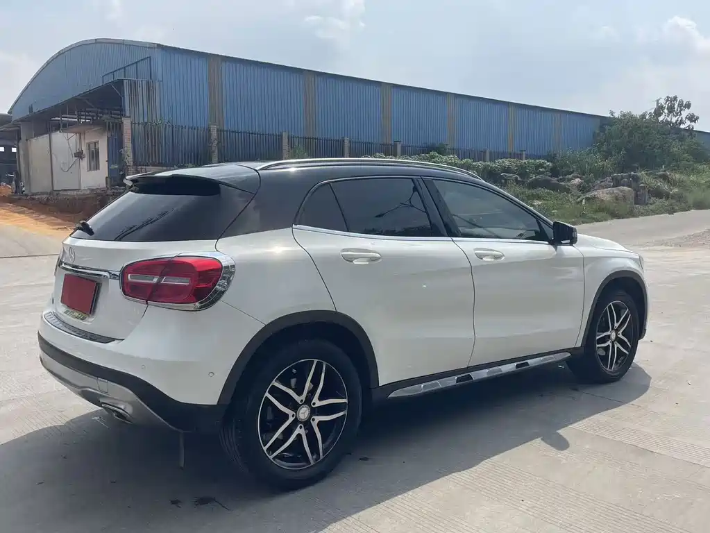 Mercedes-Benz GLA — миниатюра 9