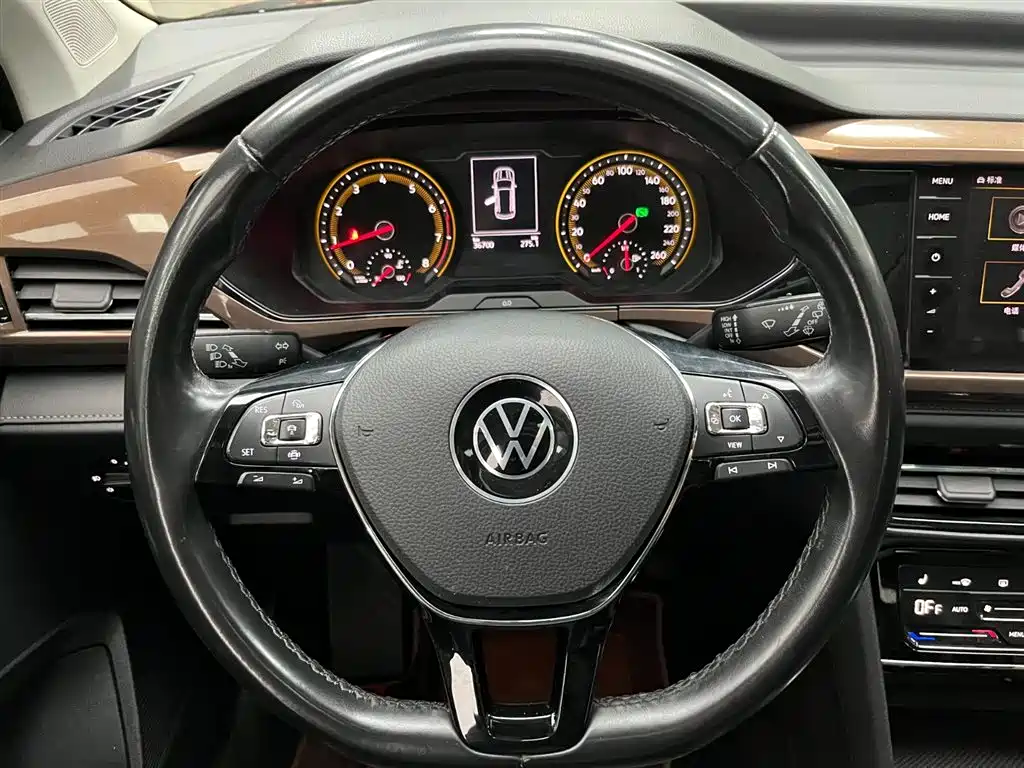 VOLKSWAGEN TUYUE