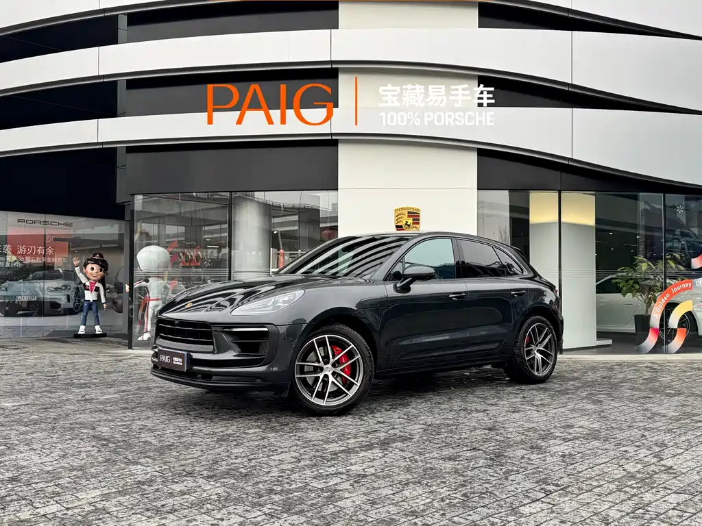 PORSCHE MACAN