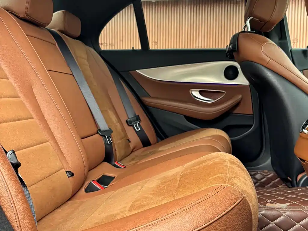 Mercedes-Benz E-Class — миниатюра 14
