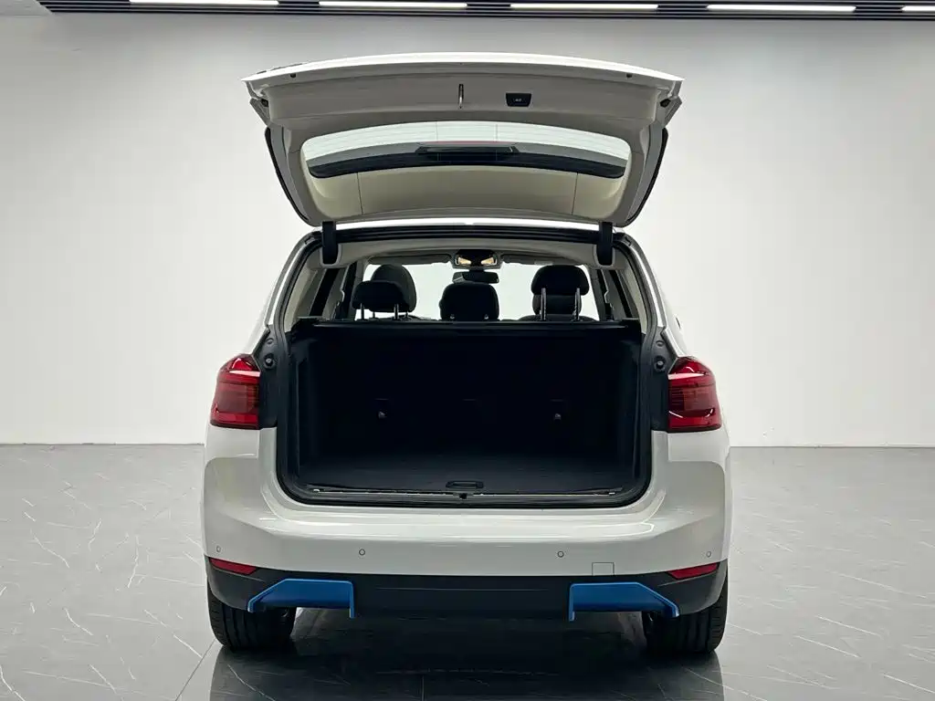 BMW iX3 — миниатюра 9