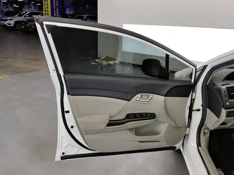 Honda Civic — миниатюра 7
