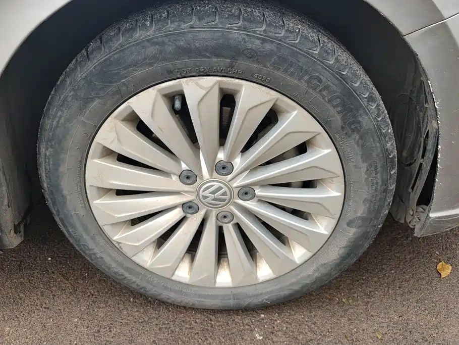 Volkswagen Lavida — миниатюра 6
