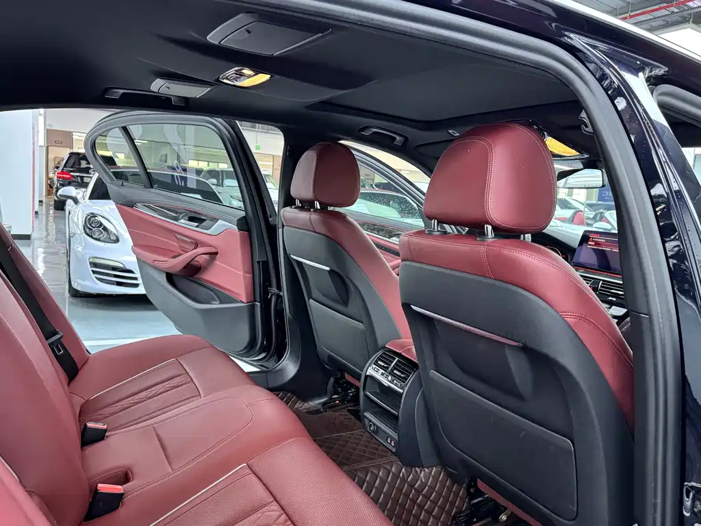 BMW 5 Series — миниатюра 10