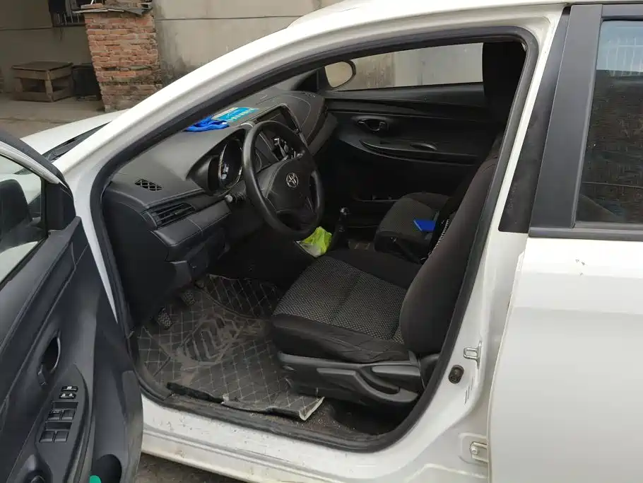 Toyota Vios FS — миниатюра 9