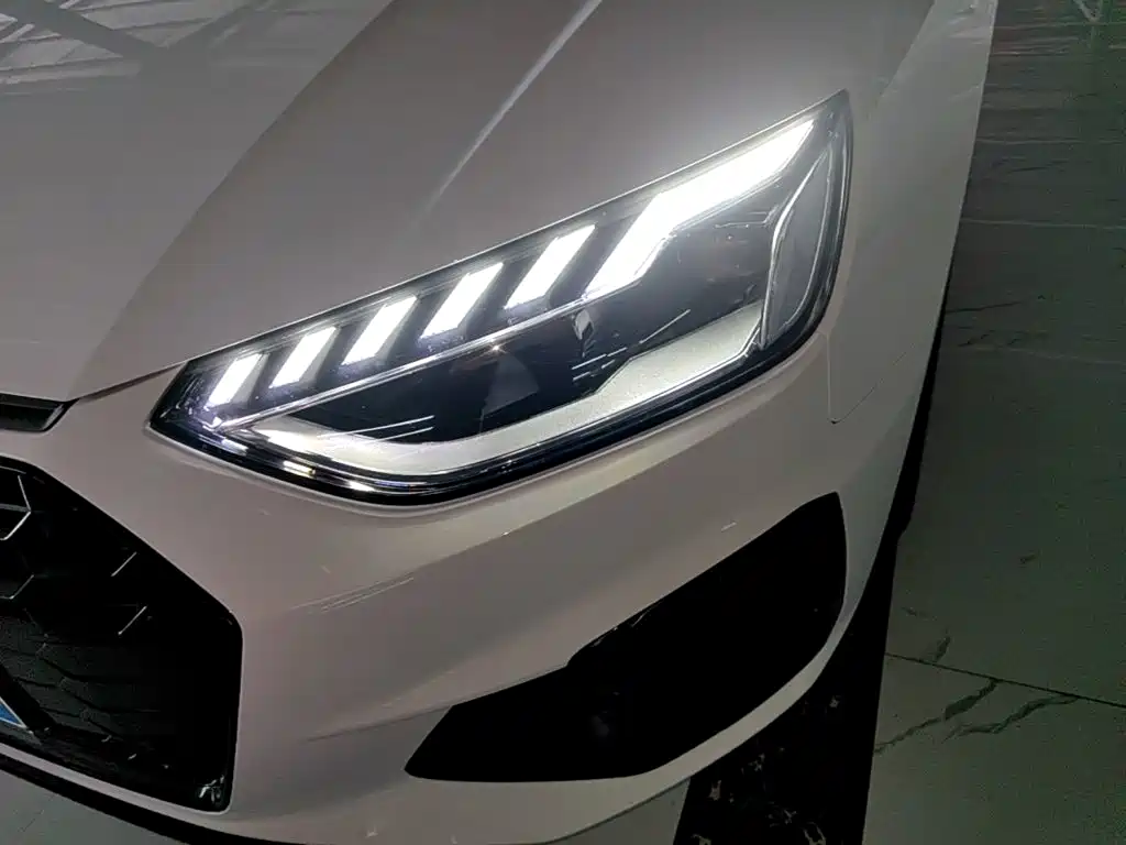 Audi A4L — миниатюра 24