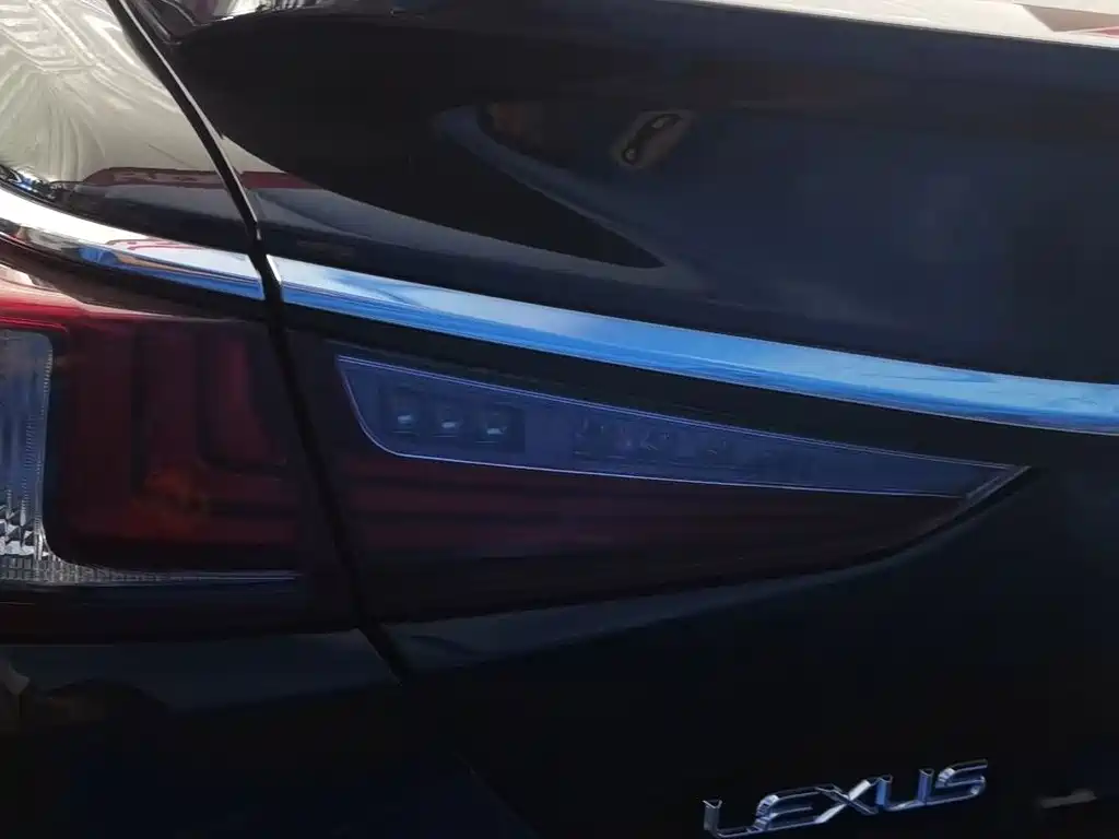 Lexus ES — миниатюра 4